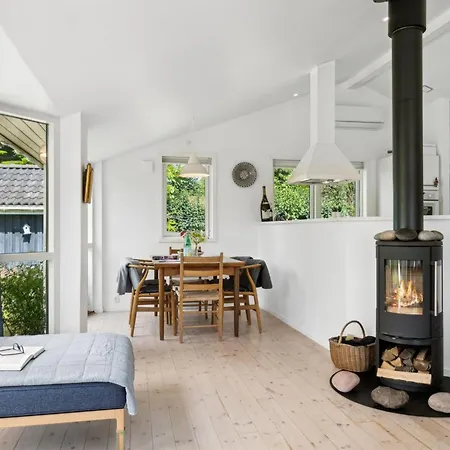 Holiday Thanee - 600m To The Inlet By Interhome